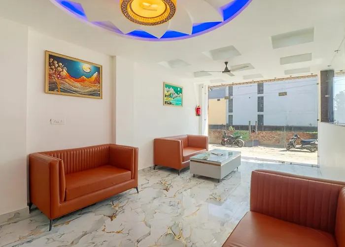 Hotel Riya Raj - Luxury Stay